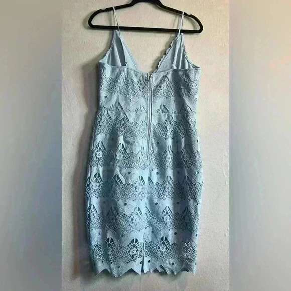 Lulus - Picture 3 of 3